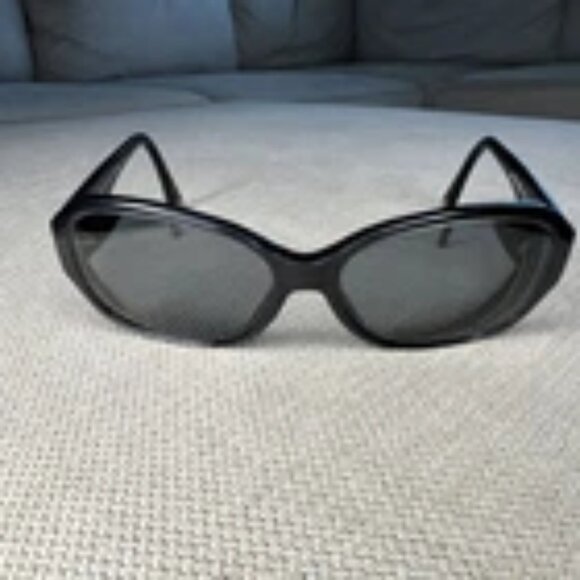 Coach Reese Sunglasses HC 8011B L022 Designer E Frames 57-15-135 97661 w Case main image 4